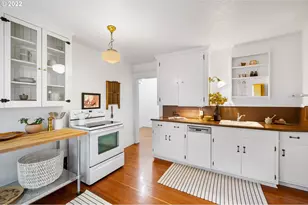 2106 SE Main St, Portland, OR 97214 - Photo 14