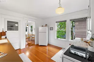 2106 SE Main St, Portland, OR 97214 - Photo 12