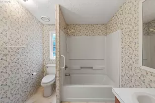 580 Shorepines Pl, Coos Bay, OR 97420 - Photo 16