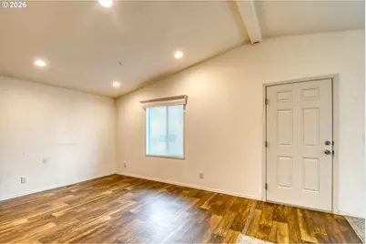 826 SE 10th St, Pendleton, OR 97801 - Photo 4