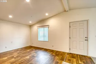 826 SE 10th St, Pendleton, OR 97801 - Photo 4