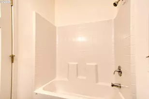 826 SE 10th St, Pendleton, OR 97801 - Photo 24
