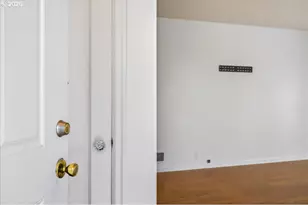 345 NW Norman Ave, Gresham, OR 97030 - Photo 8