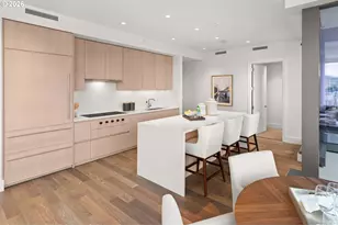 550 SW 10th Ave, Portland, OR 97205 - Photo 8