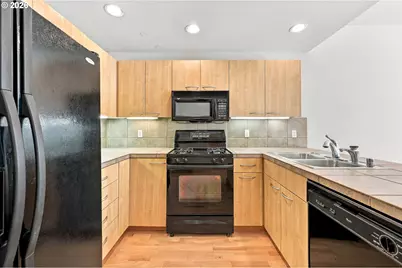 400 W 8th St #207, Vancouver, WA 98660 - Photo 6