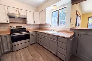 5926 SE Lexington St, Portland, OR 97206 - Photo 2
