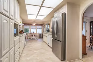 1213 NW Riverfront Dr, Roseburg, OR 97471 - Photo 14