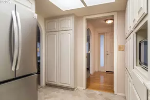 1213 NW Riverfront Dr, Roseburg, OR 97471 - Photo 12