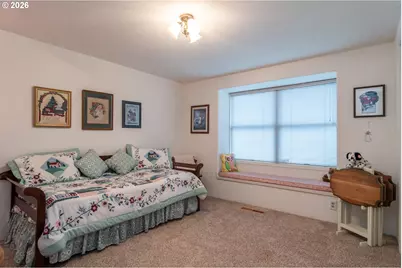 1213 NW Riverfront Dr, Roseburg, OR 97471 - Photo 32