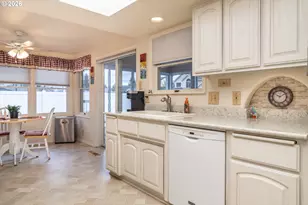 1213 NW Riverfront Dr, Roseburg, OR 97471 - Photo 16