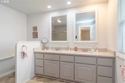 1213 NW Riverfront Dr, Roseburg, OR 97471 - Photo 30