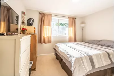 10480 SW Meadow St, Tigard, OR 97223 - Photo 14