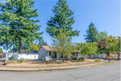 16671 SE Haig Dr, Portland, OR 97236 - Photo 1