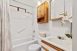 16671 SE Haig Dr, Portland, OR 97236 - Photo 34