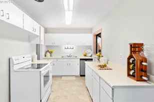 16671 SE Haig Dr, Portland, OR 97236 - Photo 26