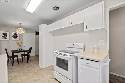 16671 SE Haig Dr, Portland, OR 97236 - Photo 30