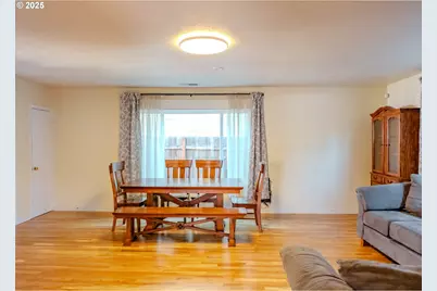 8027 SE Rhone St, Portland, OR 97206 - Photo 8