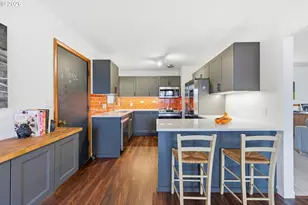 11824 NE Morris St, Portland, OR 97220 - Photo 8