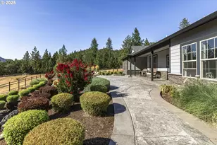 3465 Galls Creek Rd, Gold Hill, OR 97525 - Photo 2