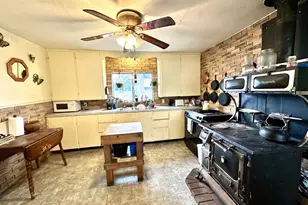 1917 Ash St, Baker City, OR 97814 - Photo 2