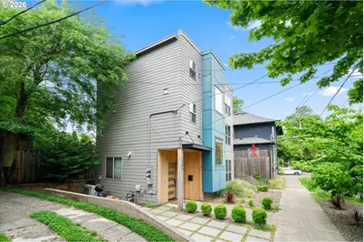 2885 NE Couch St, Portland, OR 97232 - Photo 2