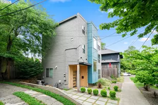 2885 NE Couch St, Portland, OR 97232 - Photo 2