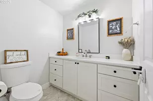 3102 NE Royal Oaks Dr, Vancouver, WA 98662 - Photo 18