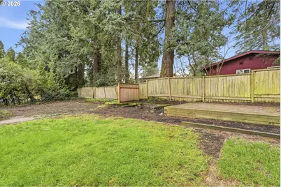 5820 SW Nevada Ct, Portland, OR 97219 - Photo 28