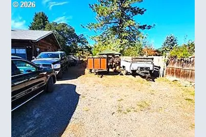 47639 Cline St, Oakridge, OR 97463 - Photo 2