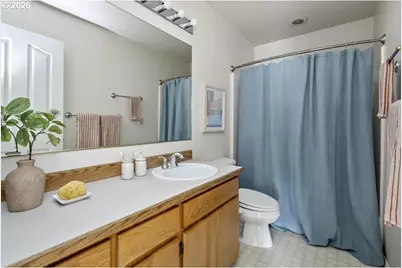 592 NE Goldie Dr, Hillsboro, OR 97124 - Photo 34