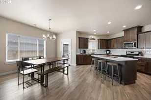 881 Medina Ave, Sutherlin, OR 97479 - Photo 6