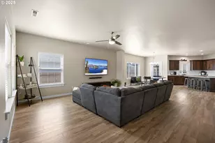 881 Medina Ave, Sutherlin, OR 97479 - Photo 4