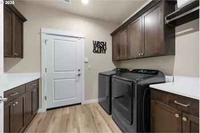 881 Medina Ave, Sutherlin, OR 97479 - Photo 20