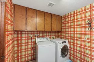 1624 Applewood Dr, Coos Bay, OR 97420 - Photo 42