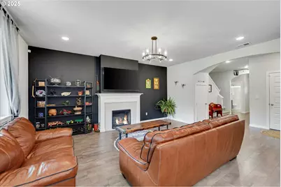 138 S 7th St, Carlton, OR 97111 - Photo 10