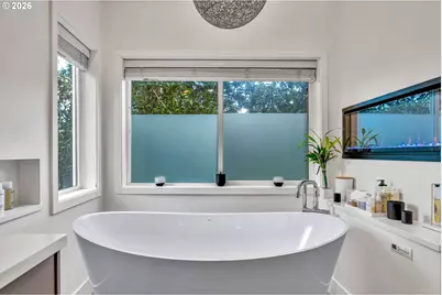 785 Marylhurst Dr, West Linn, OR 97068 - Photo 24