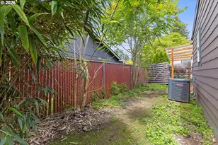 15768 SE Powell Blvd, Portland, OR 97035 - Photo 32