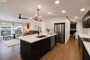 15768 SE Powell Blvd, Portland, OR 97035 - Photo 10