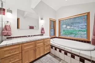 8401 SW Canyon Ln, Portland, OR 97225 - Photo 38