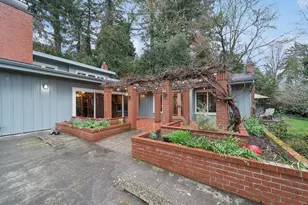 8401 SW Canyon Ln, Portland, OR 97225 - Photo 2