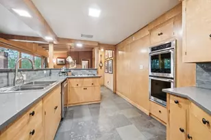 8401 SW Canyon Ln, Portland, OR 97225 - Photo 4