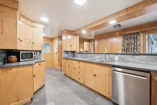 8401 SW Canyon Ln, Portland, OR 97225 - Photo 26