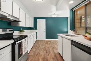 14956 SW 109th Ave, Portland, OR 97224 - Photo 8