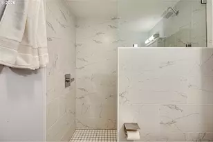 2543 NE 12th Ave, Portland, OR 97035 - Photo 12