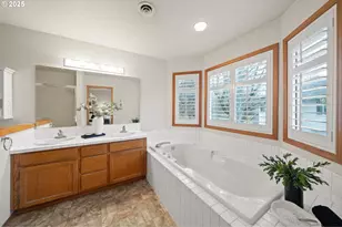 14390 Camden Ln, Lake Oswego, OR 97035 - Photo 22