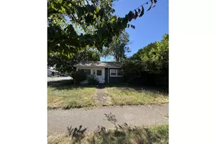 8707 N Woolsey Ave, Portland, OR 97203 - Photo 2