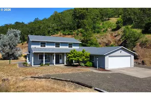 2750 SE Booth Ave, Roseburg, OR 97470 - Photo 1