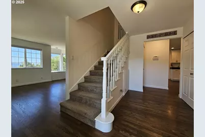 2750 SE Booth Ave, Roseburg, OR 97470 - Photo 4