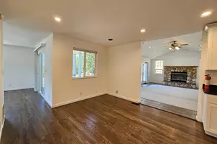 2750 SE Booth Ave, Roseburg, OR 97470 - Photo 6