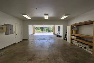 2750 SE Booth Ave, Roseburg, OR 97470 - Photo 40